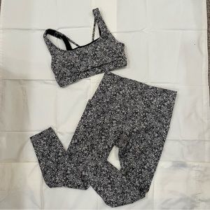 Athleta Salutation Stash Pocket II 7/8 Tight and Exhale Bra (Size Small)